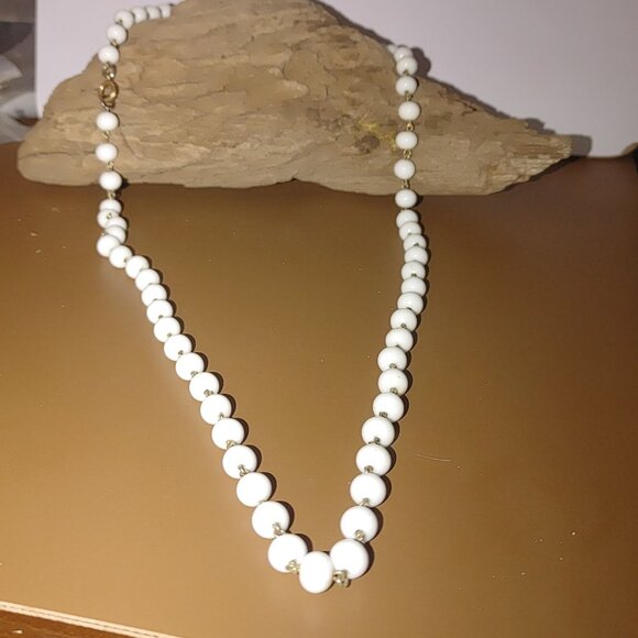 Vintage Smooth Milk Glass Bead Necklace 36 inch Length Gold Tone Clasp White - Picture 5 of 7